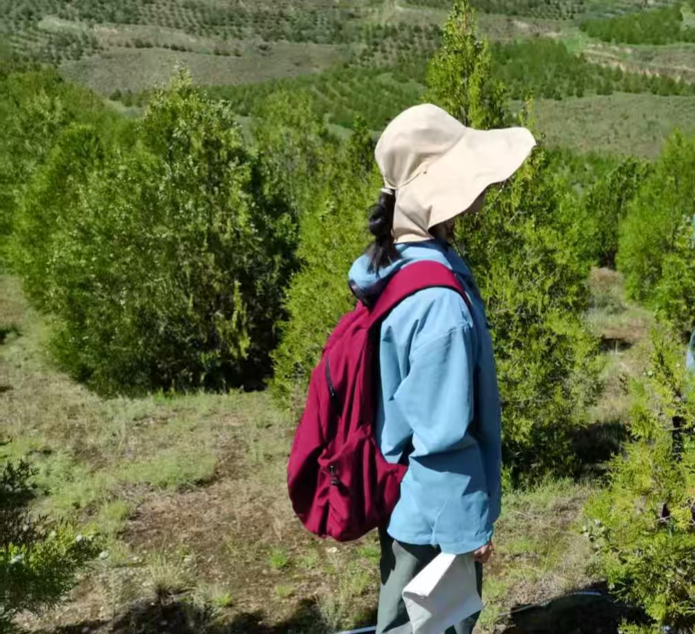 点击此处上传个人照片