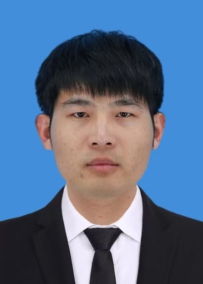 点击此处上传个人照片