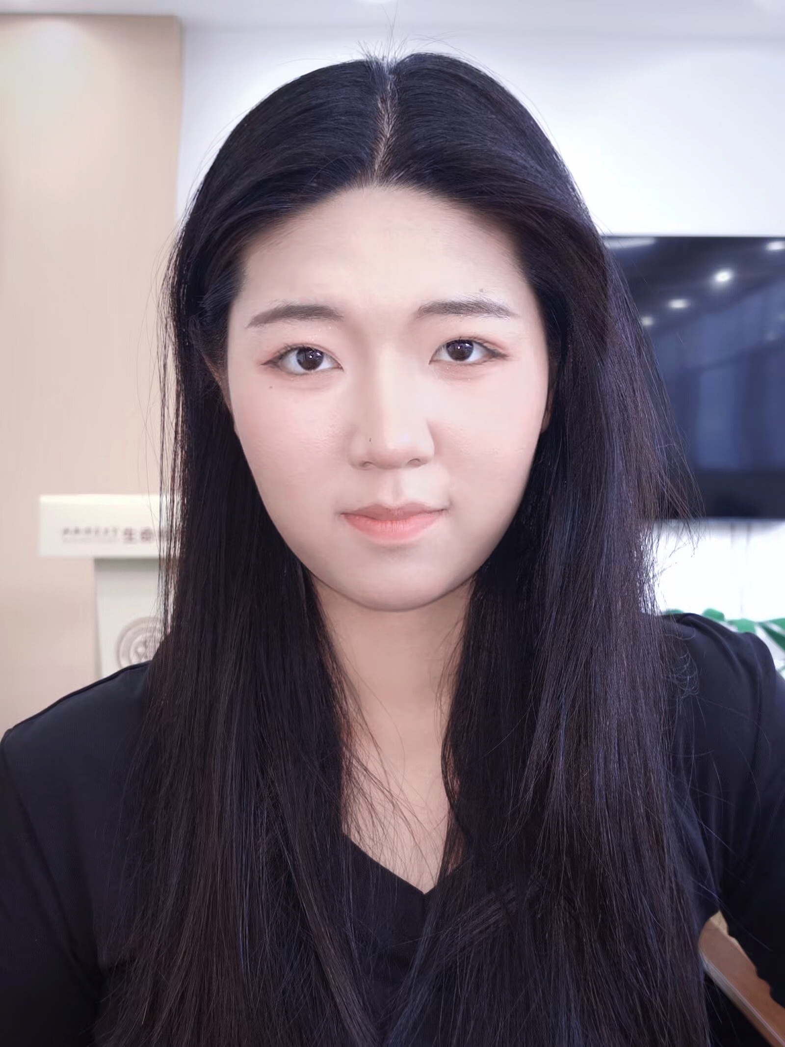 点击此处上传个人照片